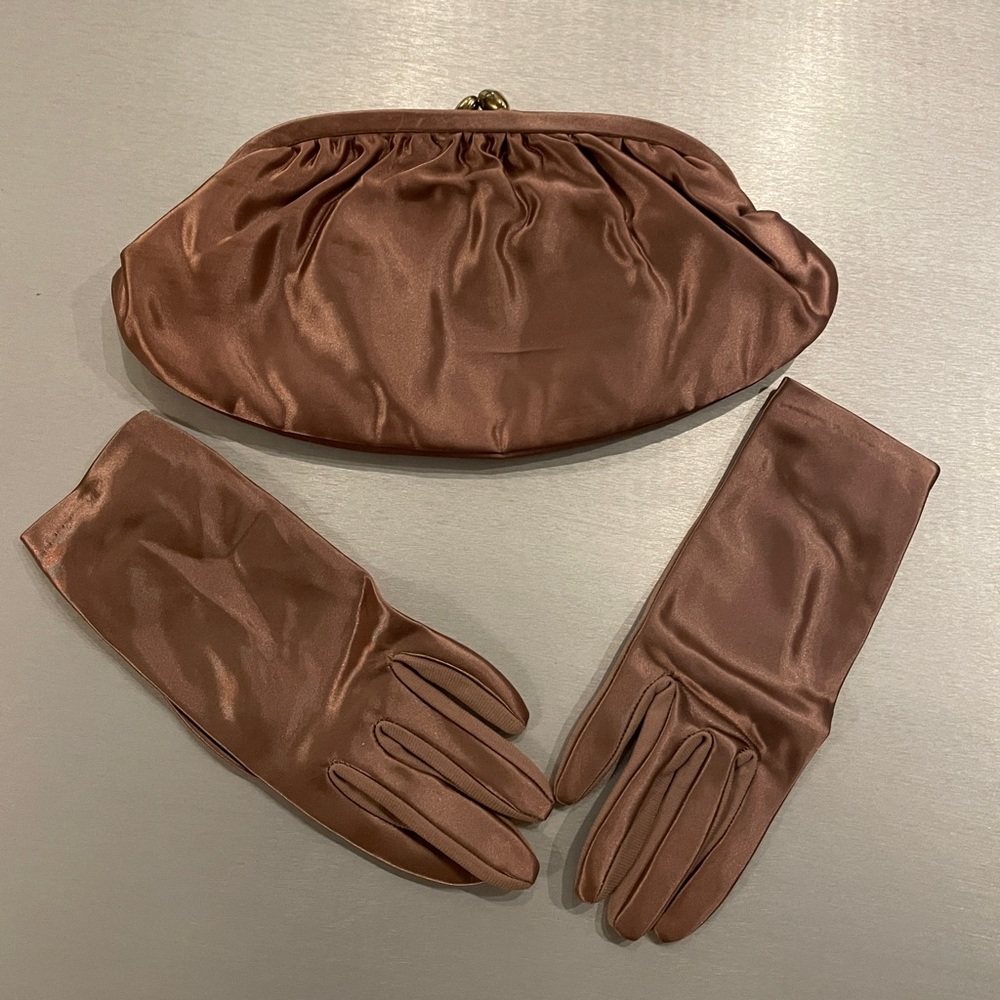 Vintage gloves and purse   set
